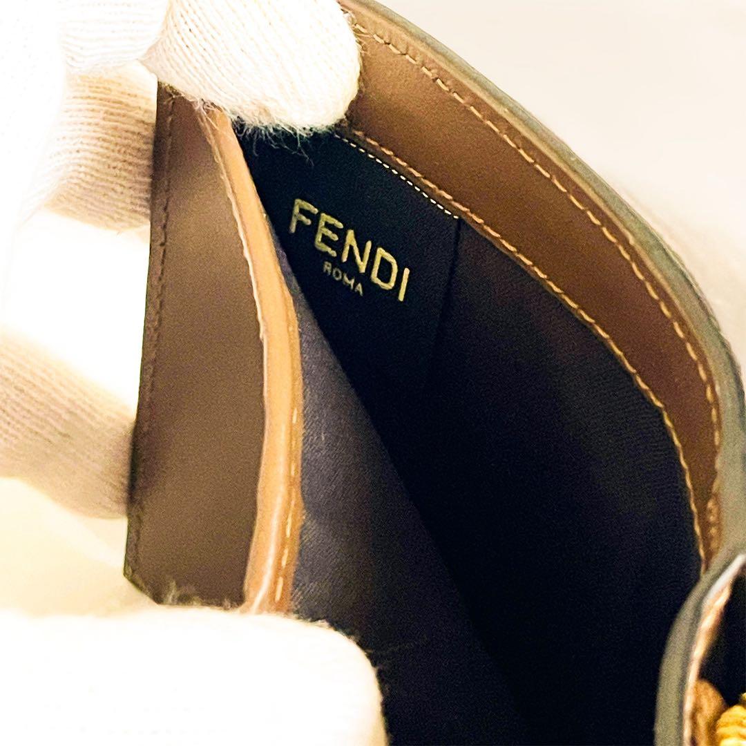 未使用級 FENDI FF is FENDI 二つ折り財布 付属品一式有り