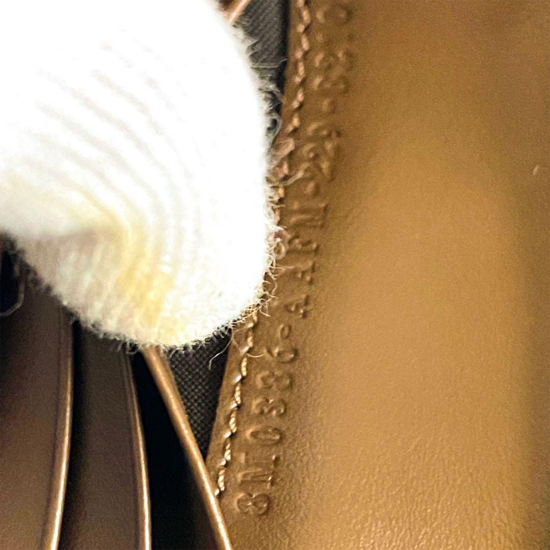 未使用級 FENDI FF is FENDI 二つ折り財布 付属品一式有り