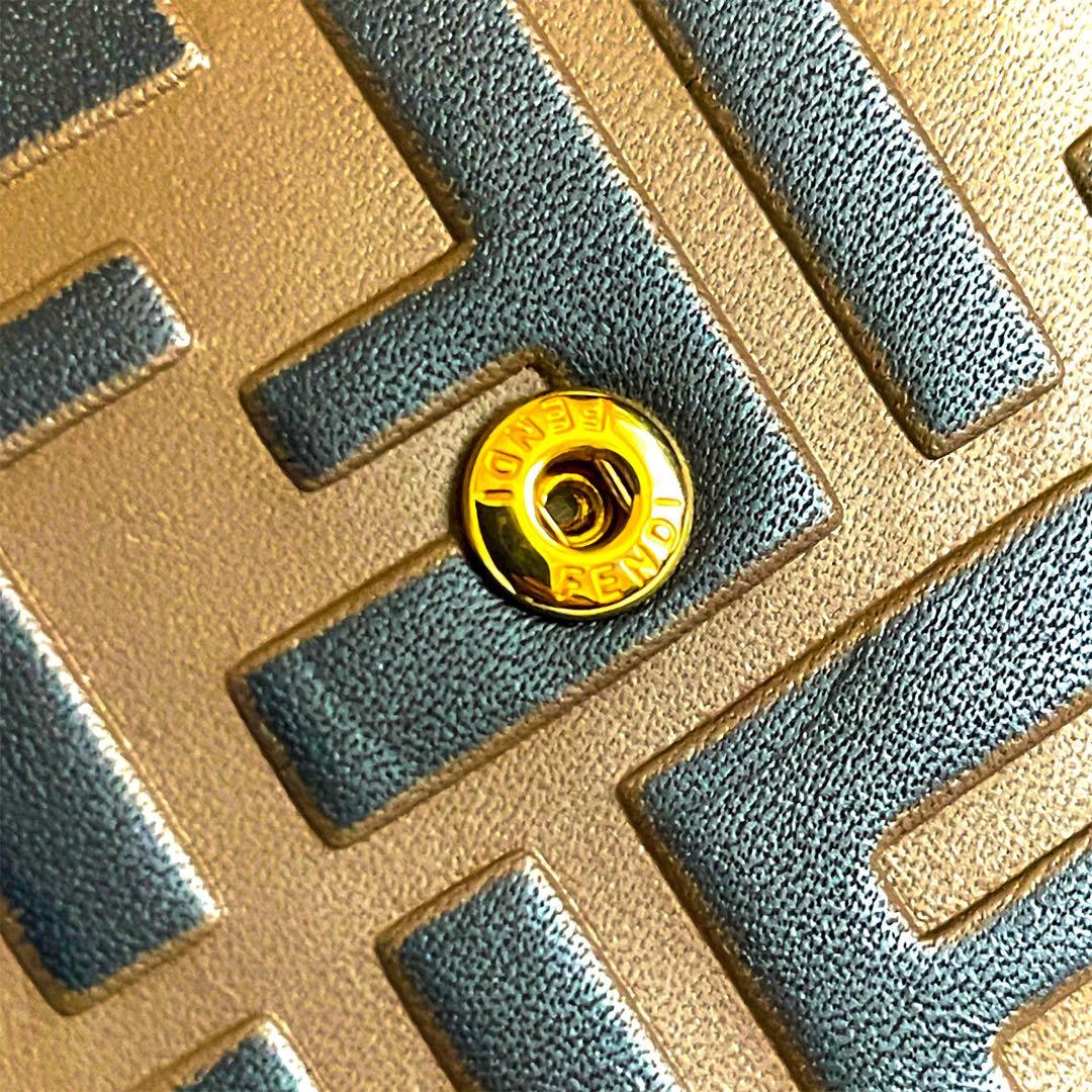 未使用級 FENDI FF is FENDI 二つ折り財布 付属品一式有り