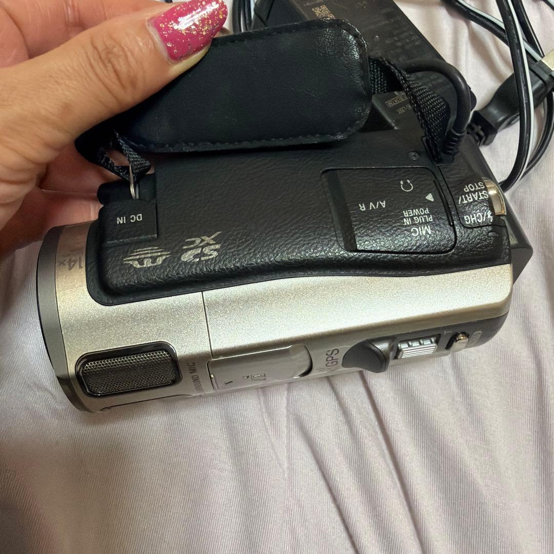 Sony HDR-CX560 ビデオカメラ 充電器コード
