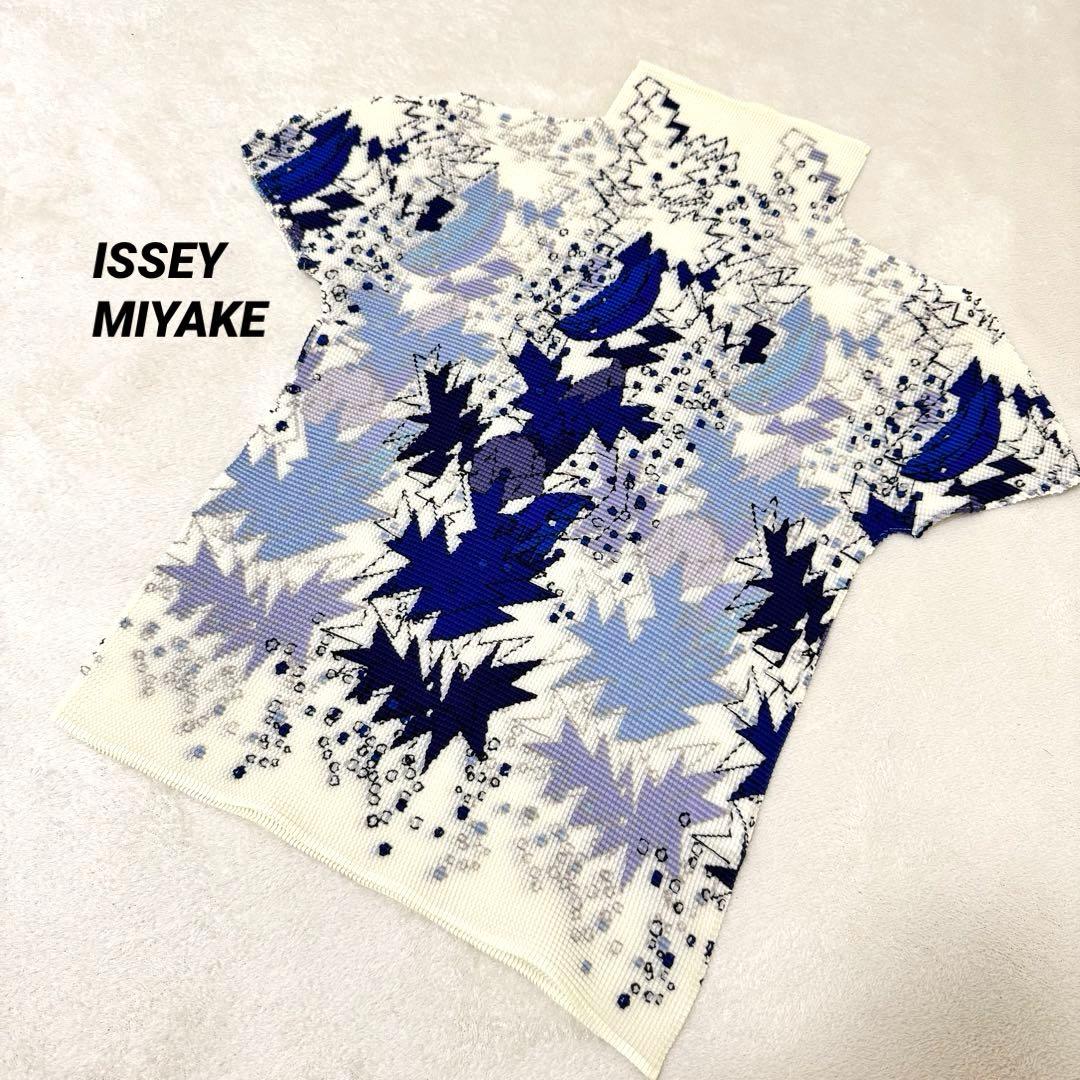 極美品✨ISSEY MIYAKE me プリーツ　総柄　トップス　半袖