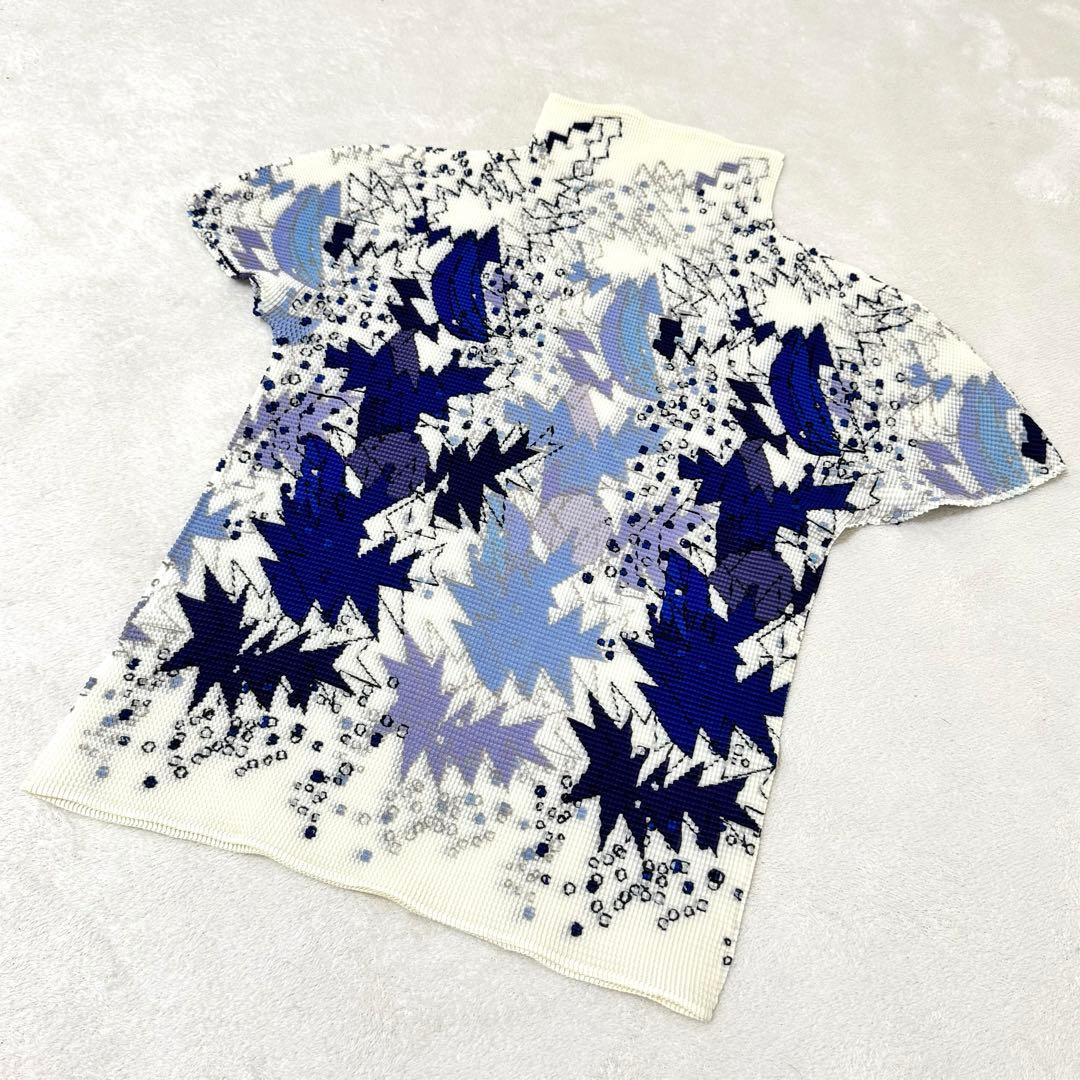 極美品✨ISSEY MIYAKE me プリーツ　総柄　トップス　半袖