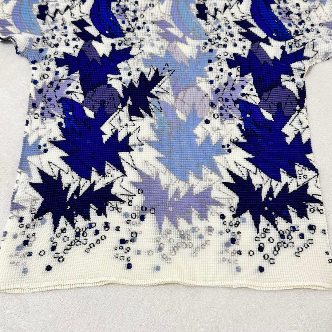 極美品✨ISSEY MIYAKE me プリーツ　総柄　トップス　半袖