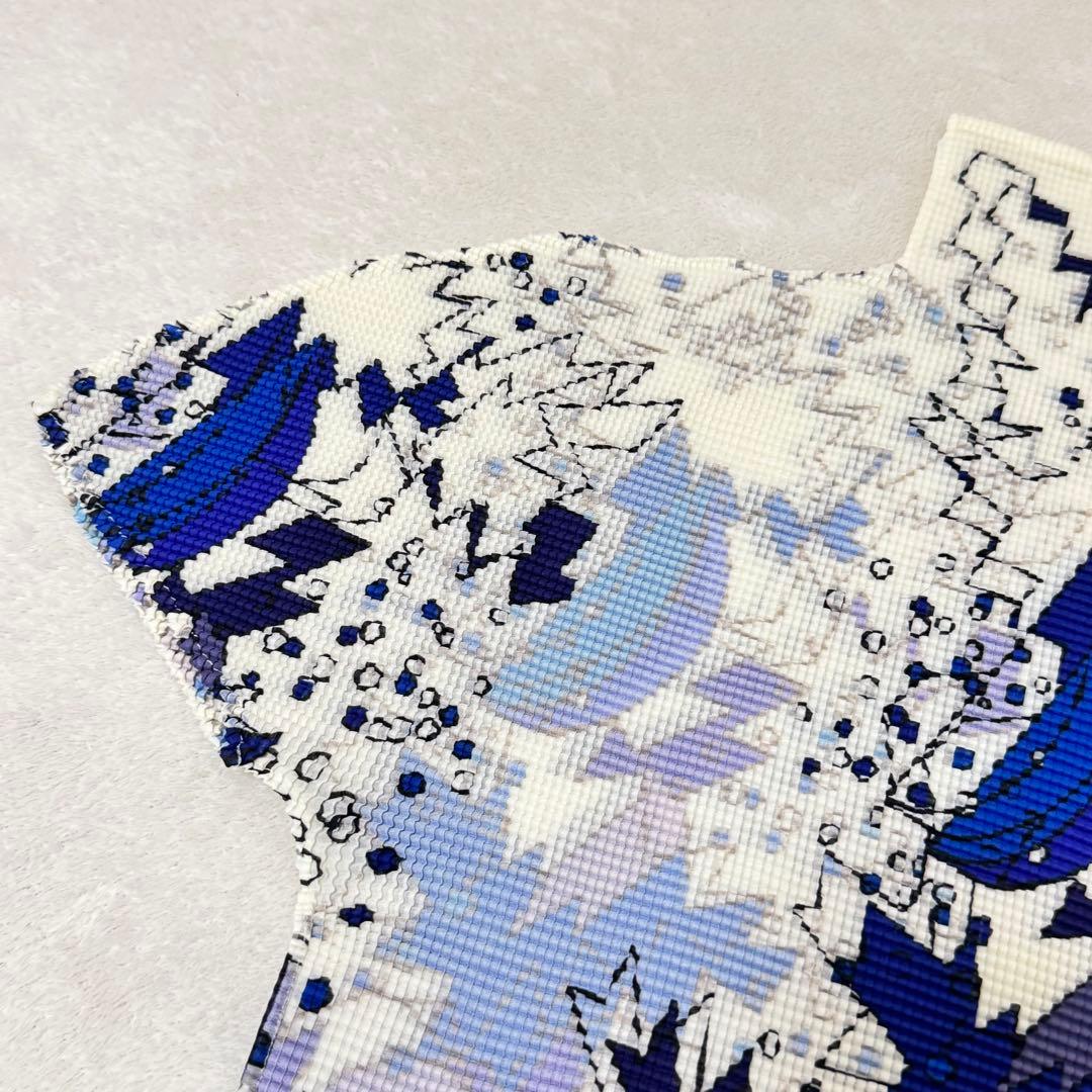 極美品✨ISSEY MIYAKE me プリーツ　総柄　トップス　半袖