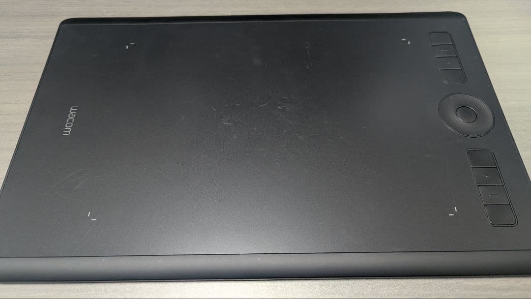 液タブ・ペンタブ Wacom intuos Pro Medium PTH-660/K0
