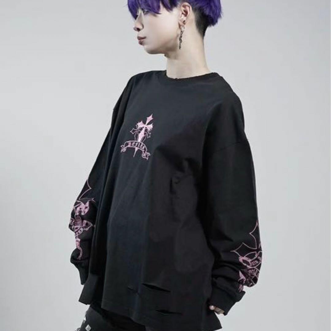 REFLEM【レフレム】クロス刺繍長袖Tシャツ ブラック×ピンク