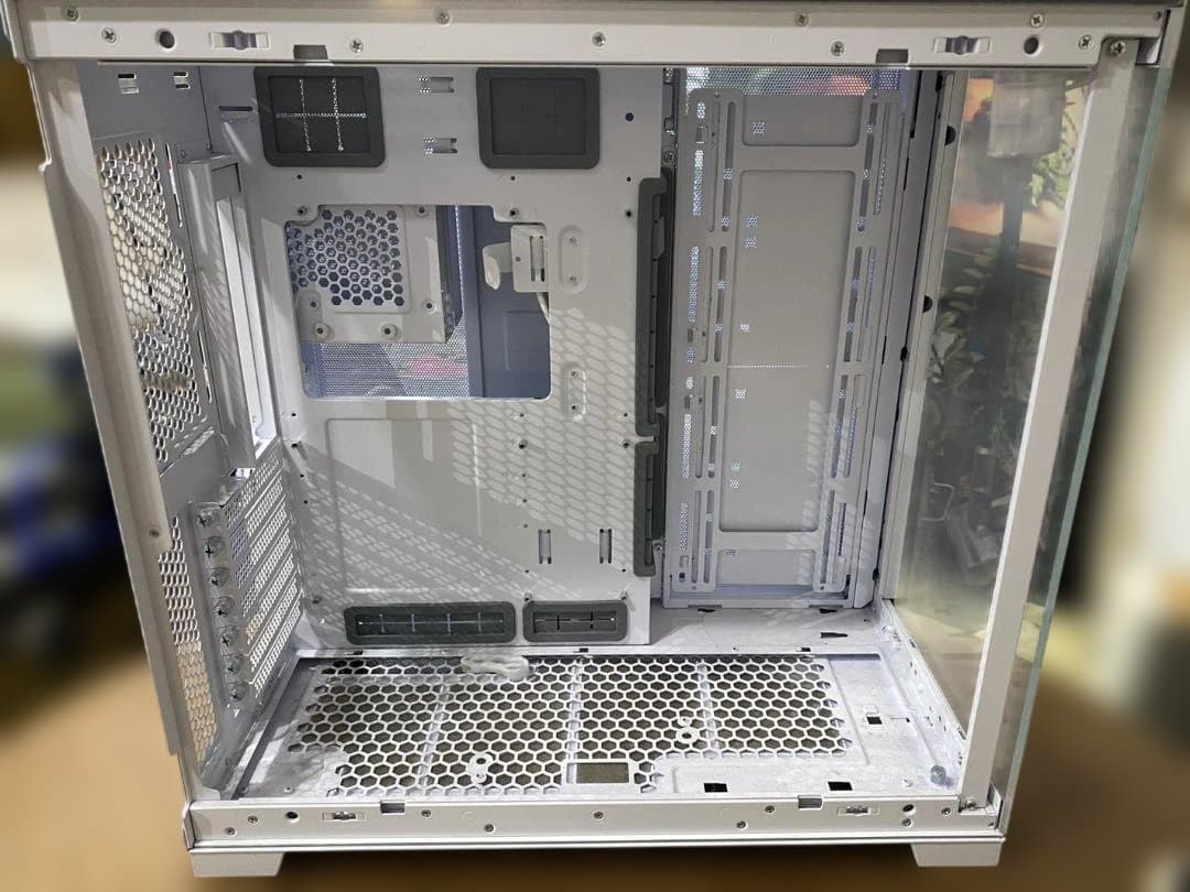 リアンリー O11 DYNAMIC EVO RGB ホワイト