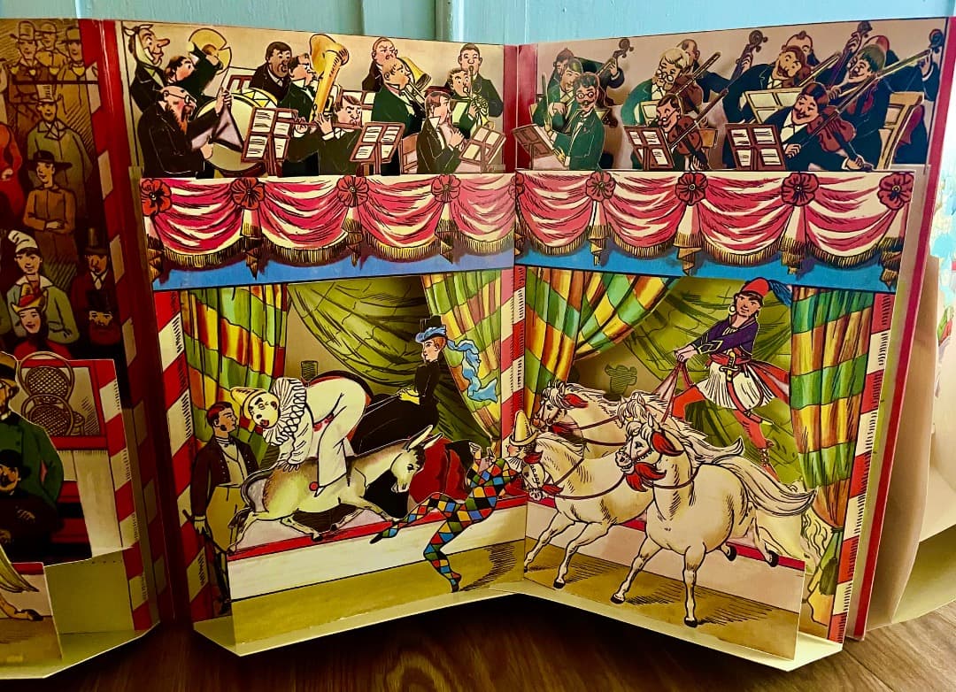 フランス製　しかけ絵本　POP-UP 絵本