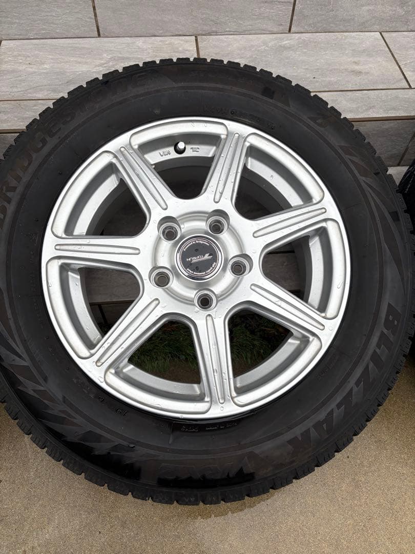 ブリヂストン スタッドレスタイヤ 195/65R15