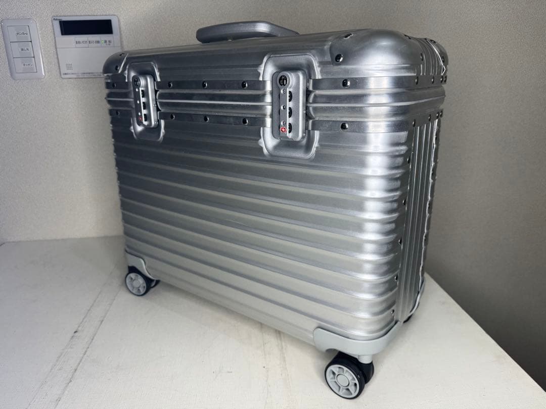 【廃盤】リモワ パイロット 34L 4輪 キャリーケース 正規品トパーズ