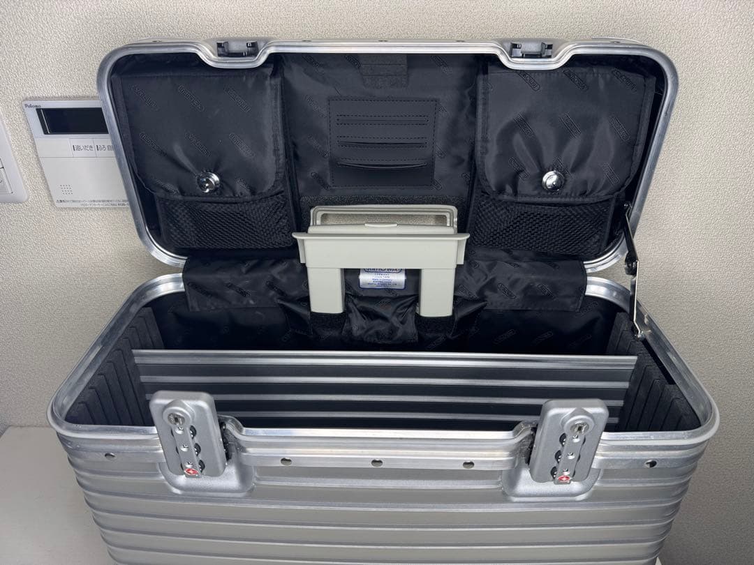 【廃盤】リモワ パイロット 34L 4輪 キャリーケース 正規品トパーズ