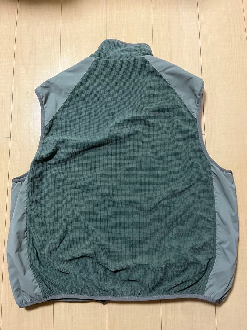 トップス DAIWA PIER39 REVERSIBLE MIL ECWCS VEST