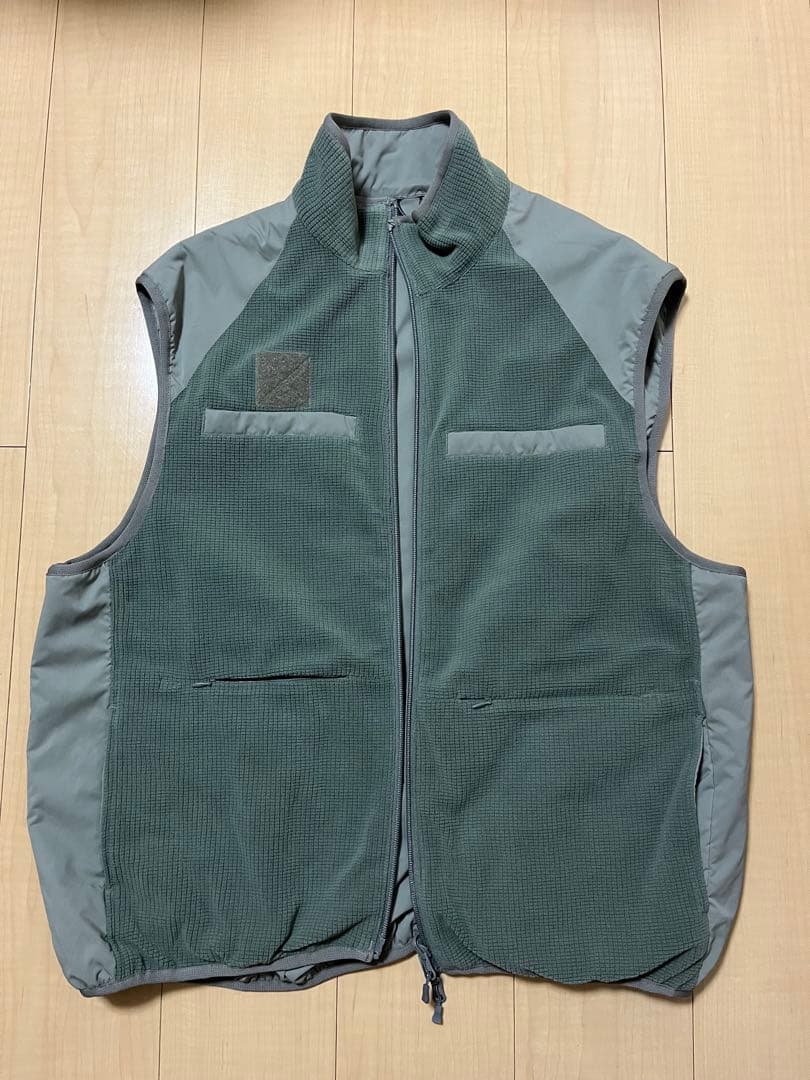 トップス DAIWA PIER39 REVERSIBLE MIL ECWCS VEST