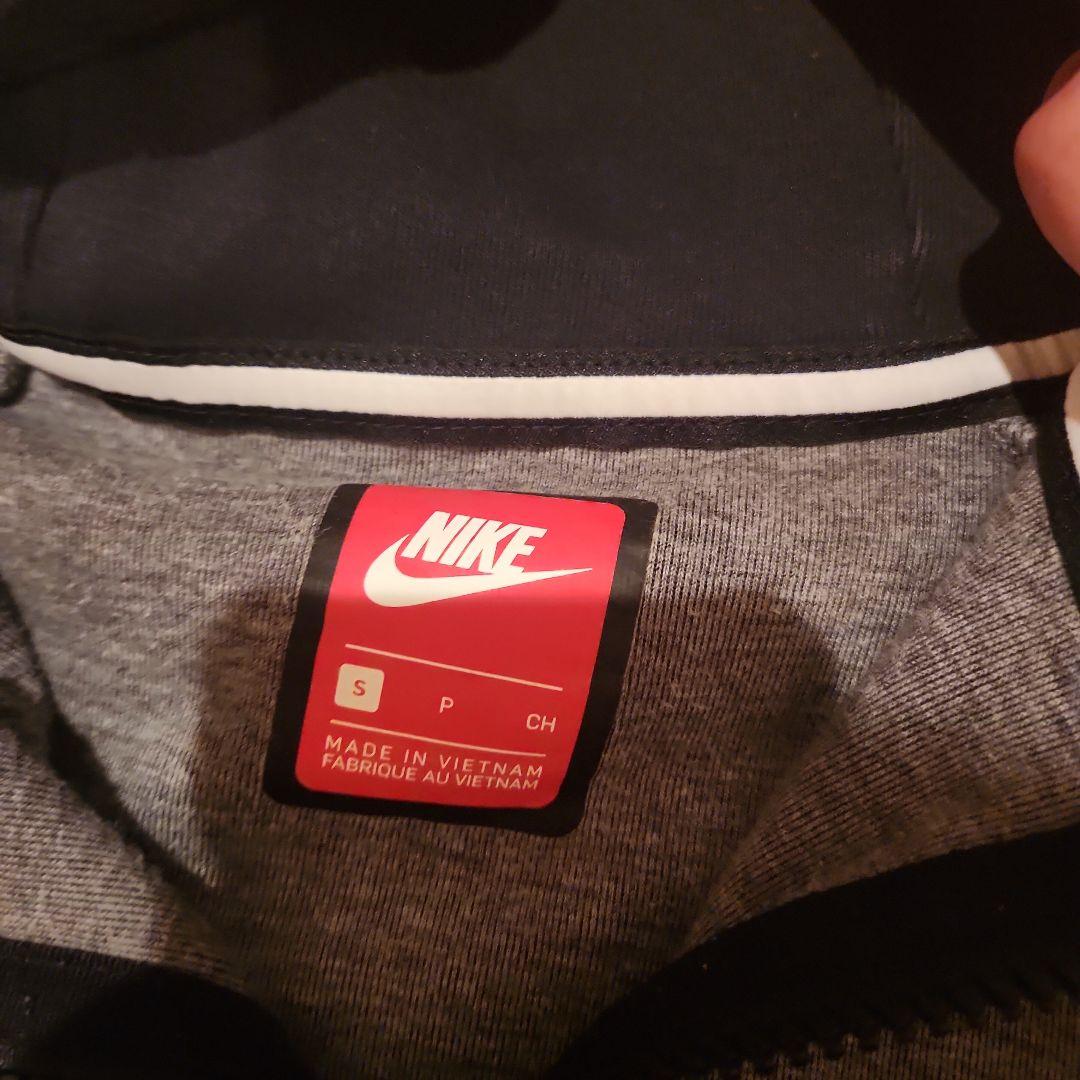 廃盤NIKEテックフリースレア 正規品 元ガソスタ店員