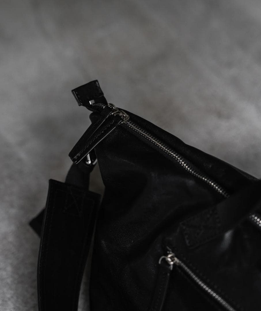 バッグ PRY Leather Front Zip Travel Bag