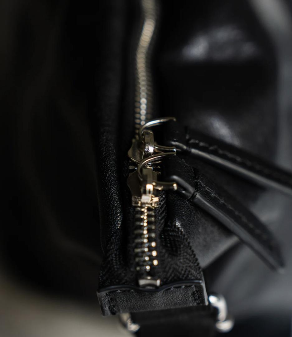 バッグ PRY Leather Front Zip Travel Bag