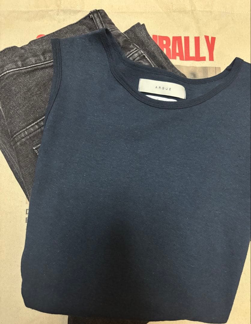 argue MELLOW STRAIGHT DENIMサイズ②Tシャツおまけ‼️