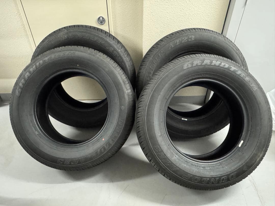 公道未走行 新車外し ダンロップ タイヤ 265/65R/18 ランクル250等