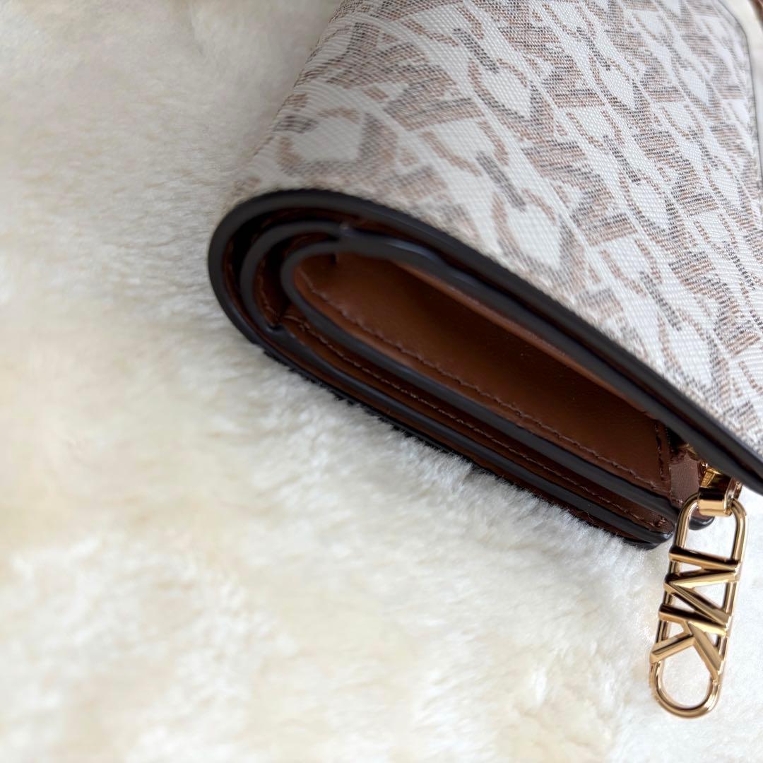 【美品‼︎】MICHAEL KORSマイケルコース二つ折財布　未使用に近い♡