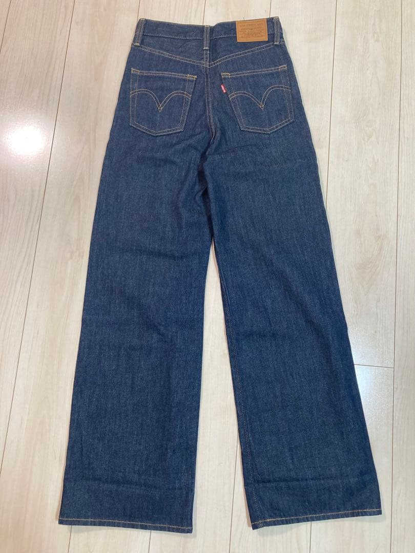 【美品】Levi's RIBCAGE WIDELEG /25サイズ/ネイビー