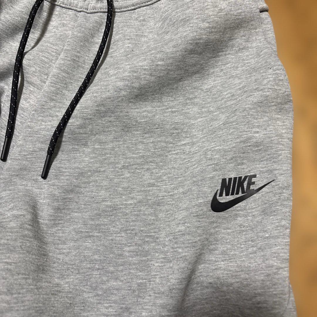 NIKE テックフリースグレー　M