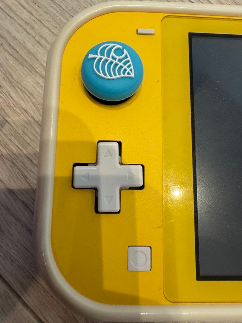 Nintendo Switch Lite イエロー ピカチュウケース付き