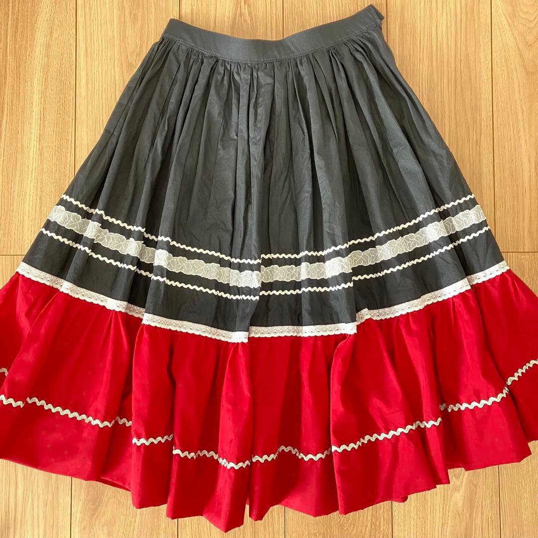 美品フォークダンススカート 黒赤レース舞台衣装