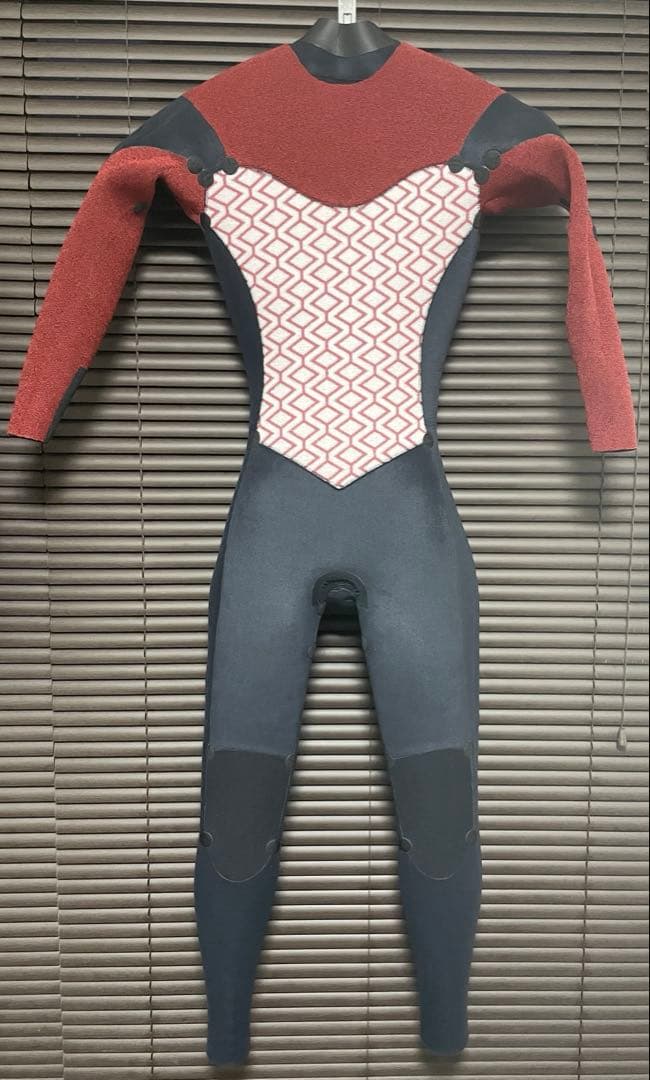 新品未使用 ROXY セミドライ チェストジップ 裏起毛 フルスーツ M
