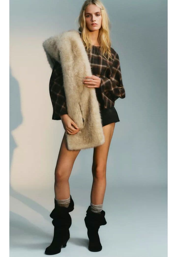 完売品 ZARA フェイクファー マフラー エクリュ