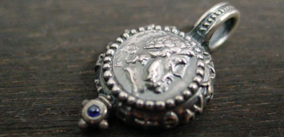 古代ギリシャネックレス　ゼウス　天然石サファイア