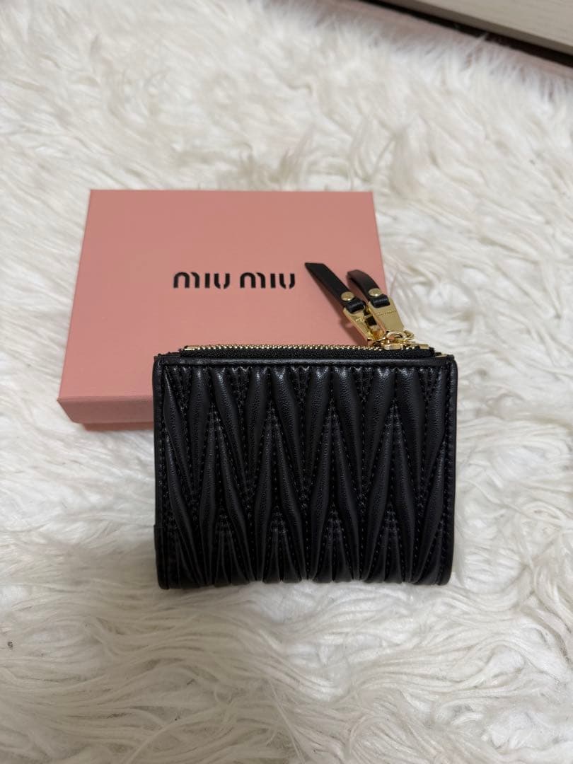 MIU MIU ミュウミュウ マテラッセ 二つ折り財布 ブラック黒