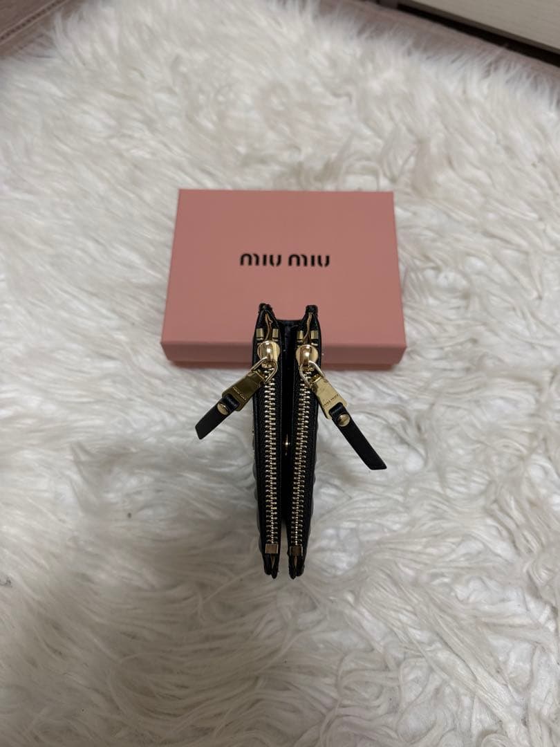 MIU MIU ミュウミュウ マテラッセ 二つ折り財布 ブラック黒