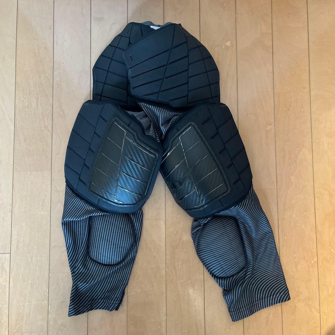 NIKE Pro Combat アメフトパッド付きスパッツ