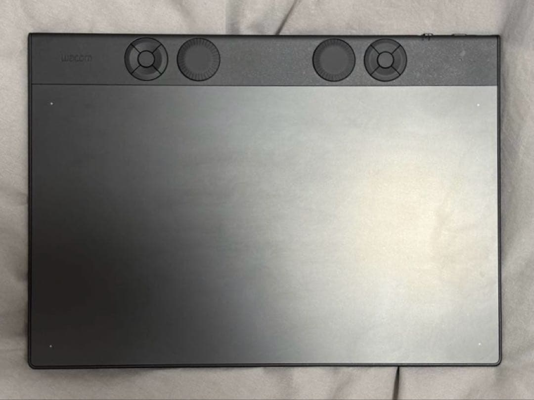 Wacom Intuos Pro Medium 本体