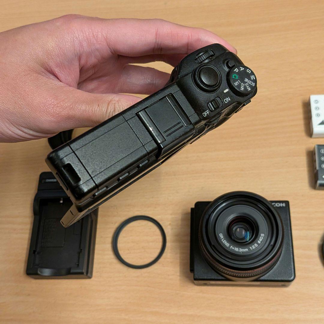 RICOH GXR ボディ + A12 28mm APS-Cレンズセット