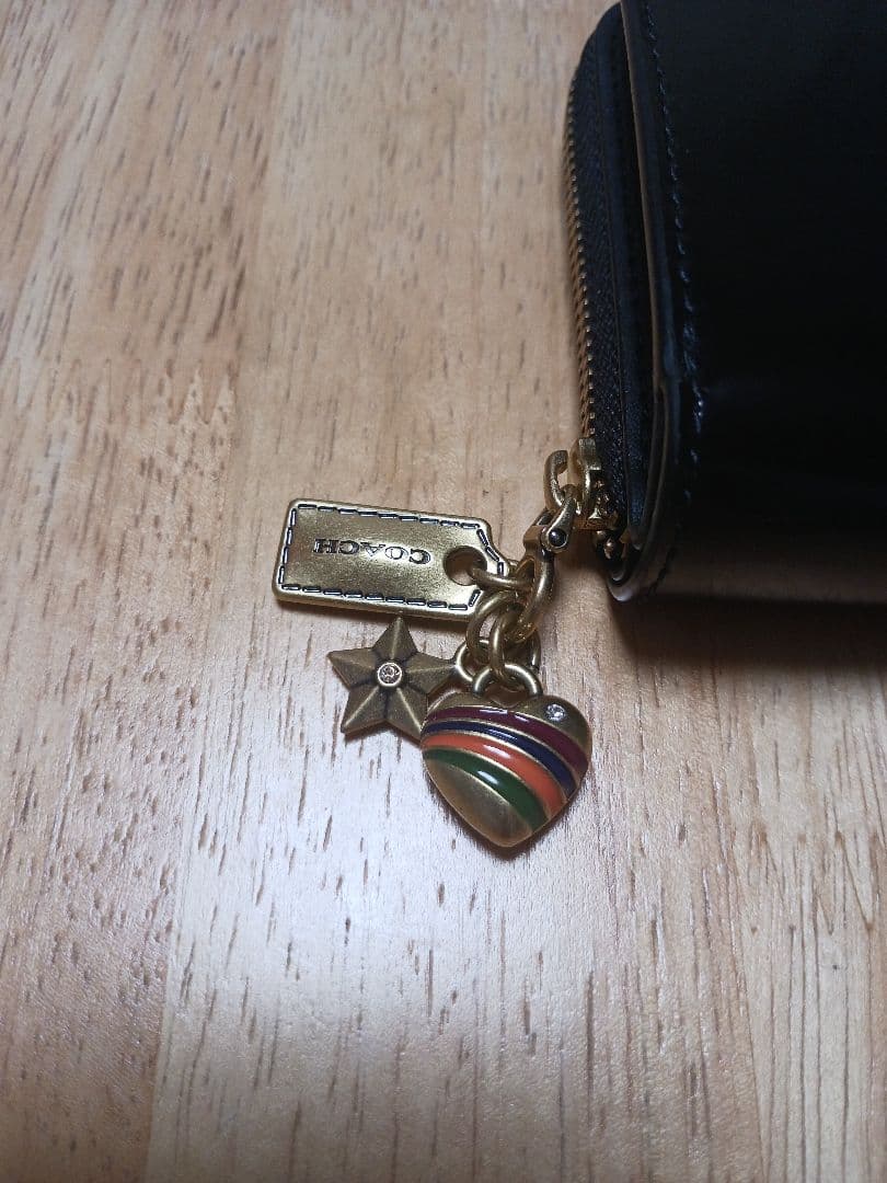 【完売品】COACHエッセンシャルビフォードウォレット・チャーム