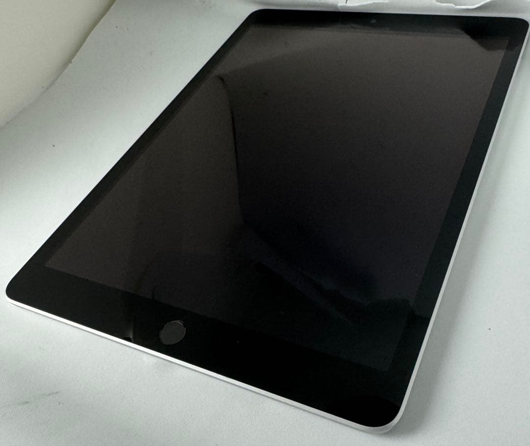 iPad 第9世代　64GB