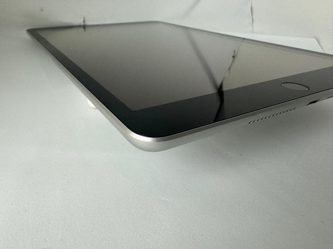 iPad 第9世代　64GB