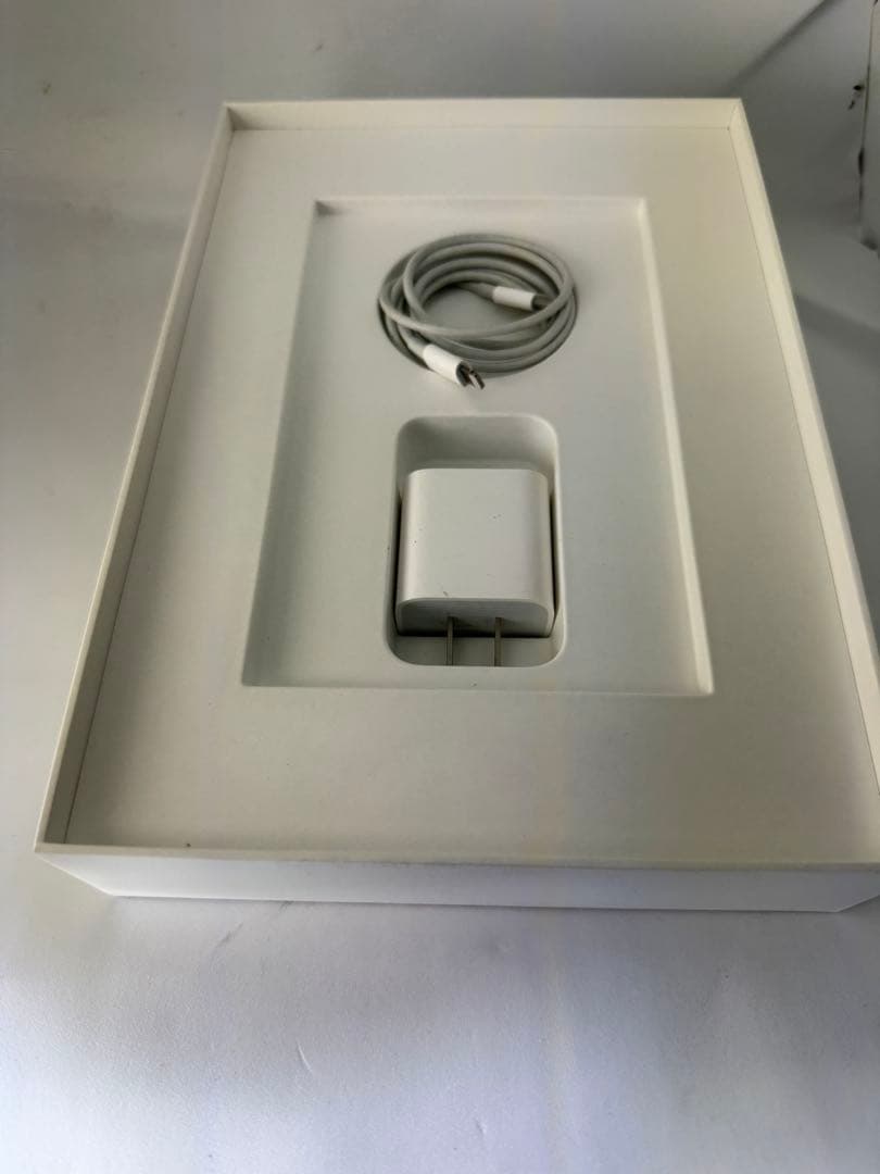 iPad 第9世代　64GB