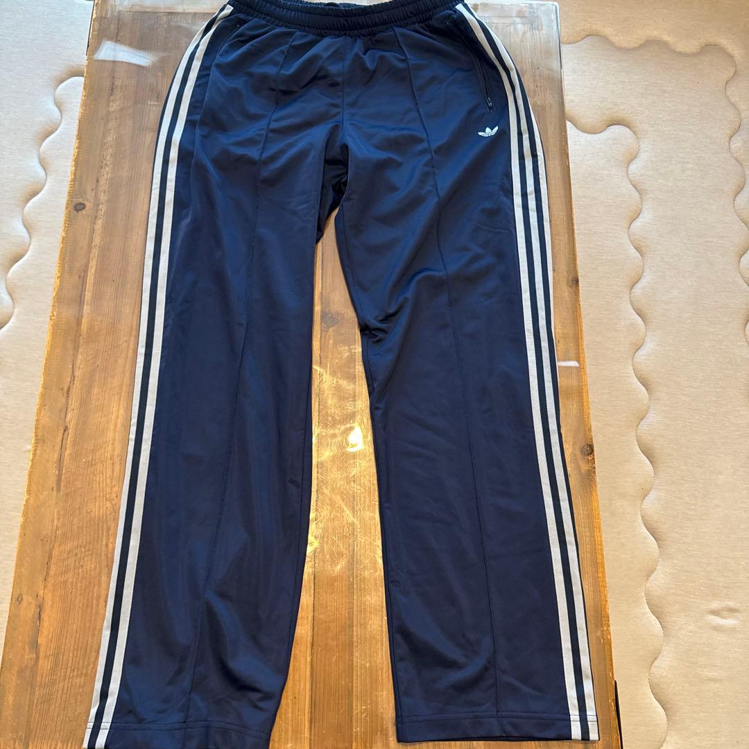 adidas ネイビー ジャージパンツ