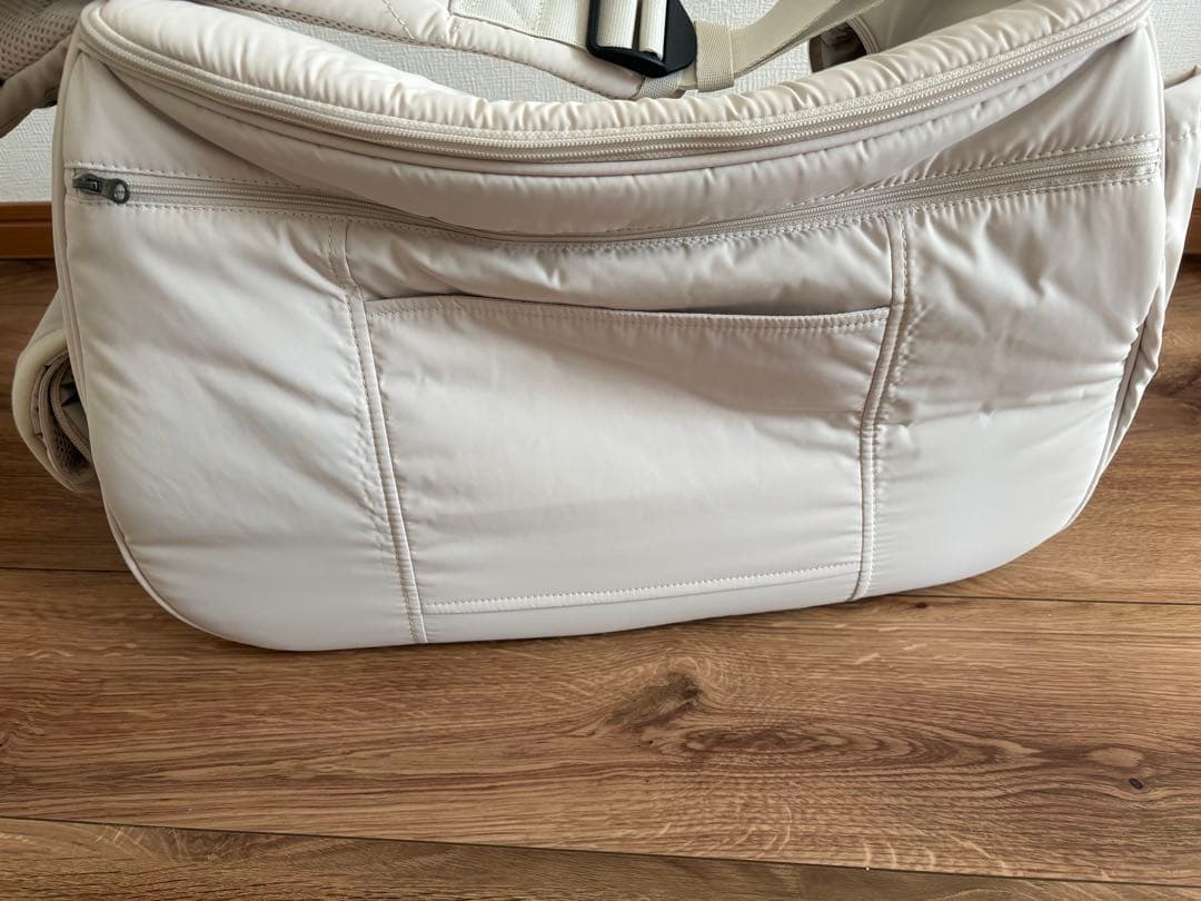 【美品】【期間限定価格】ssoook スリングバッグ ベージュ Lサイズ