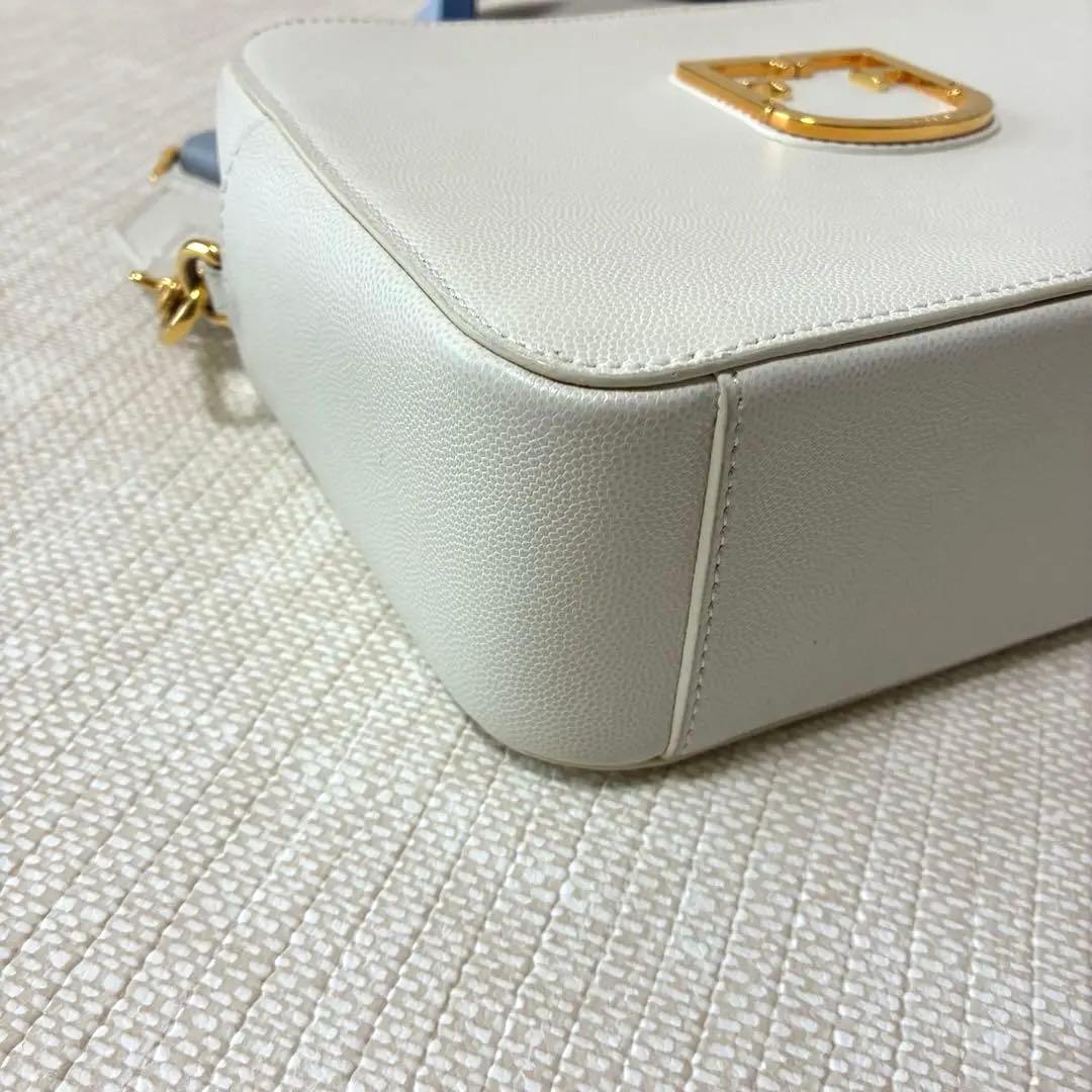 美品✨FURLA BRAVAブラーヴァ　ショルダーバッグ　アイボリー