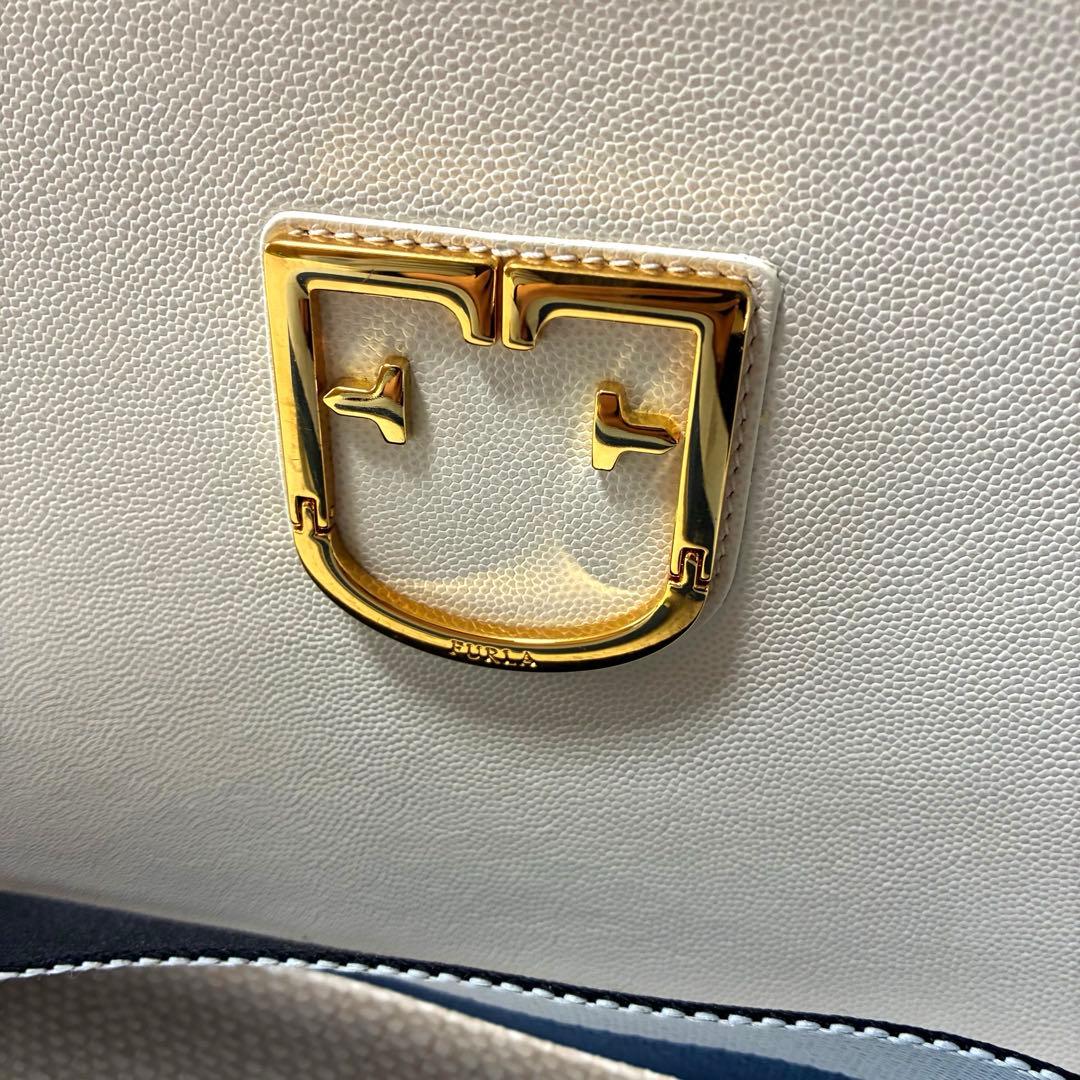 美品✨FURLA BRAVAブラーヴァ　ショルダーバッグ　アイボリー