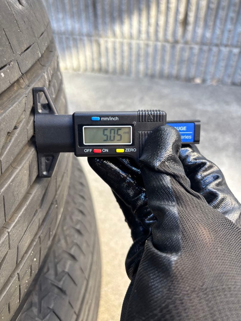 ②225/60R18 ブリヂストン　アレンザ　LX100 ４本のうち2本
