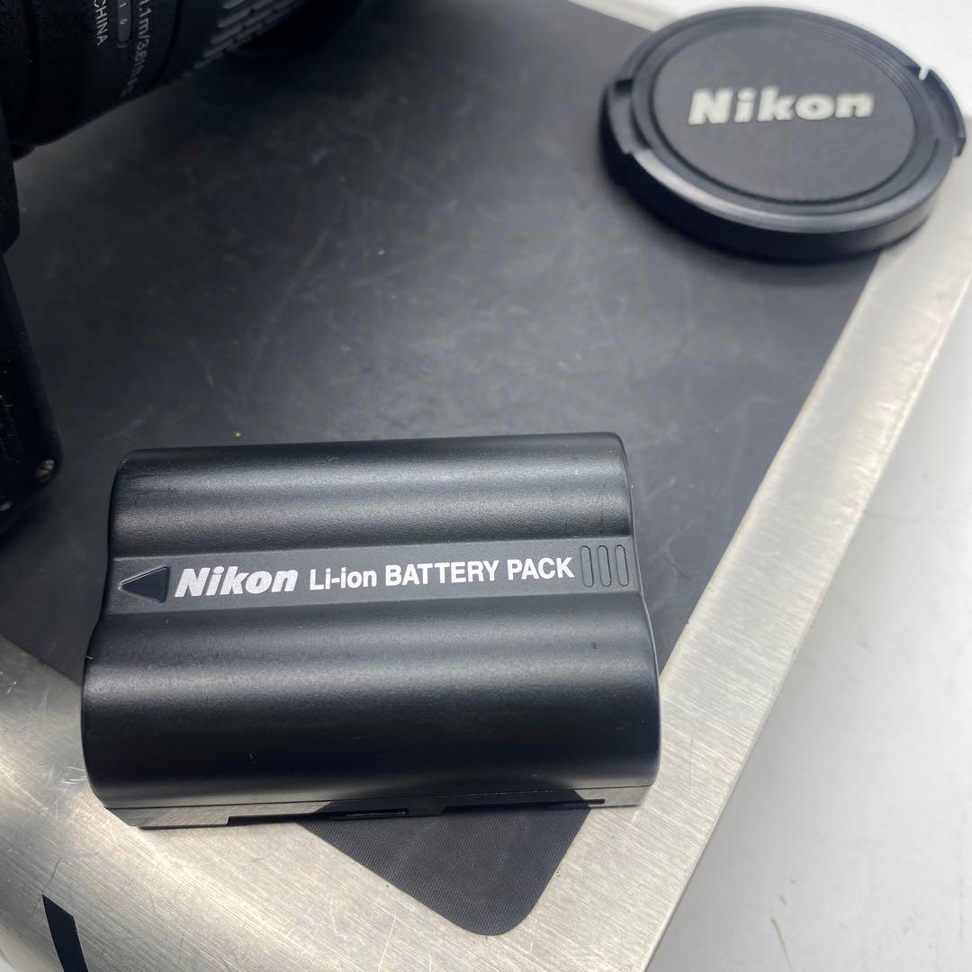 NIKON デヂタル一眼レフカメラ　純正品レンズ付属