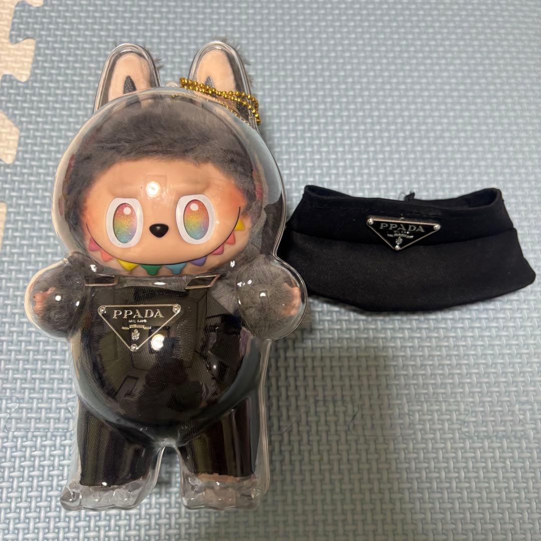 【Time SALE中】ラブブ　シークレット 正規品 PRADA着用