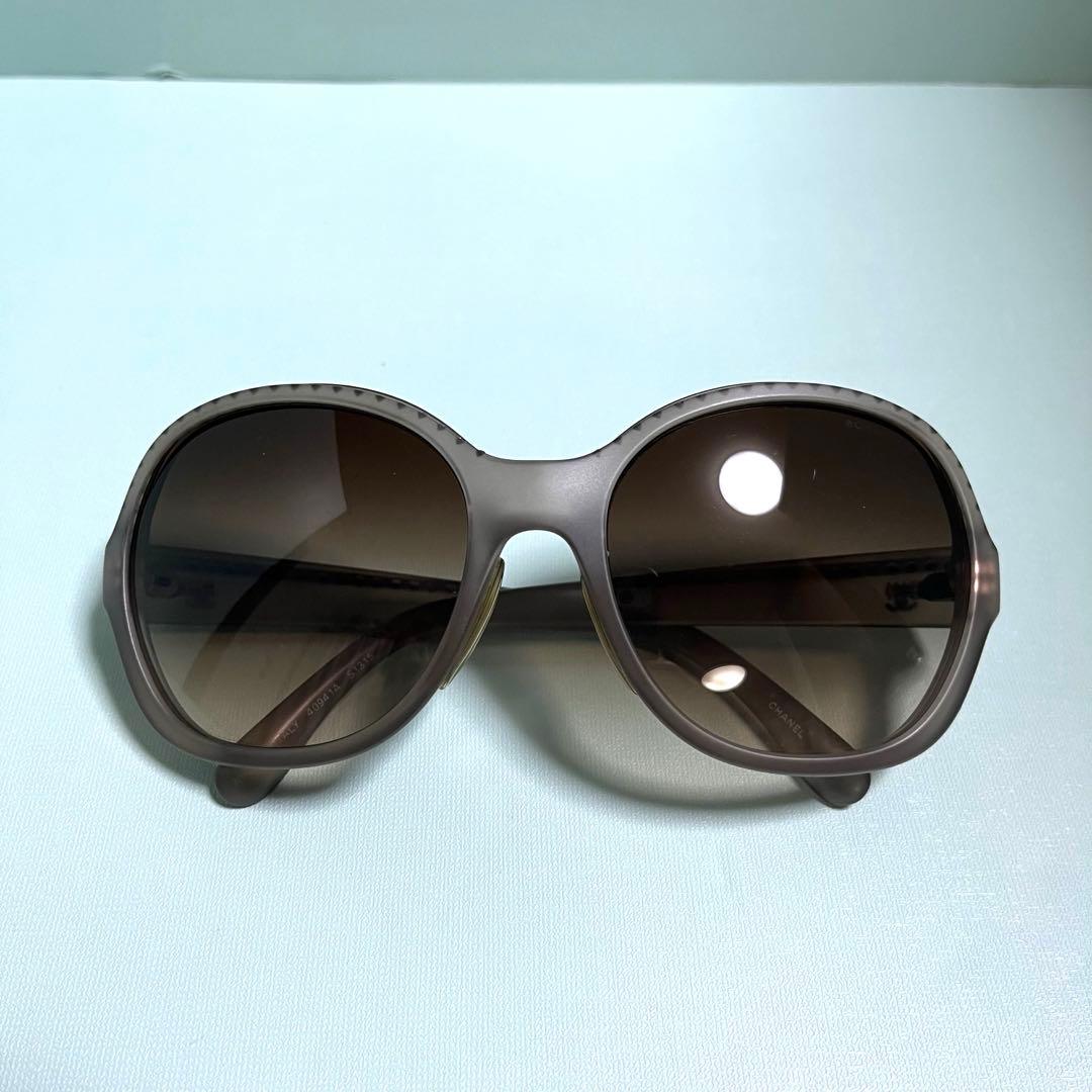 ◆CHANEL ◆シャネル ストーン サングラス グレージュ