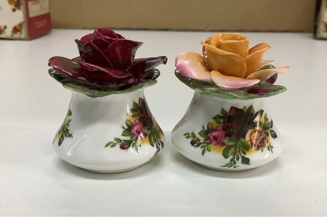 ロイヤルアルバートの陶花 塩胡椒入れ キャンディボックス 薔薇の小物入れ