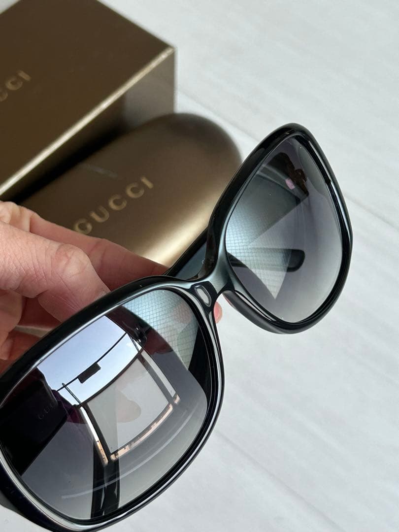 【最終値下げ】GUCCI サングラス　ブラック