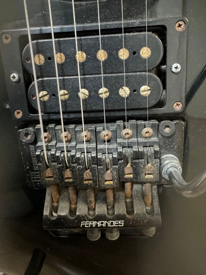 騎*谷様 FERNANDES エレキギター　色ブラック　現状品 ジャンク品